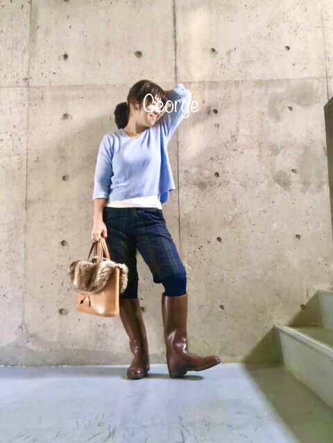 04 アイスブルーのニット チェックハーフパンツ 乗馬ブーツで雪の日コーデ Le Style George 04 アイスブルーのニット チェックハーフパンツ 乗馬ブーツで雪の日コーデ Le Style George