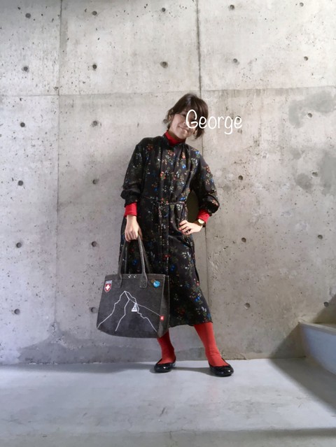 Globalworkの黒ワンピースと赤タイツ 黒靴たち Le Style George