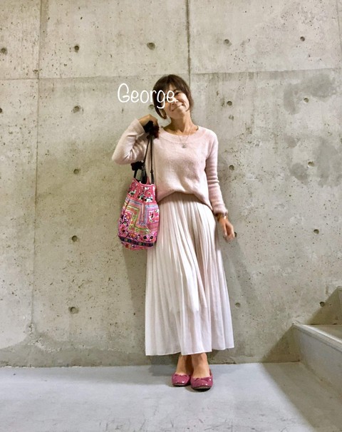 ユニクロのプリーツスカートとニット ピンクと白のグラデーションコーデ Le Style George