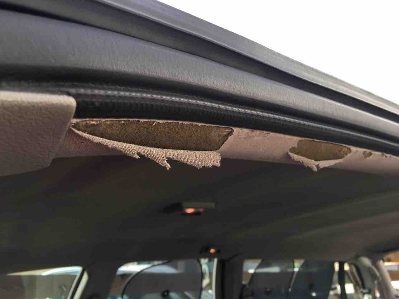 カプリス 内装の布剥がれ補修 Caprice