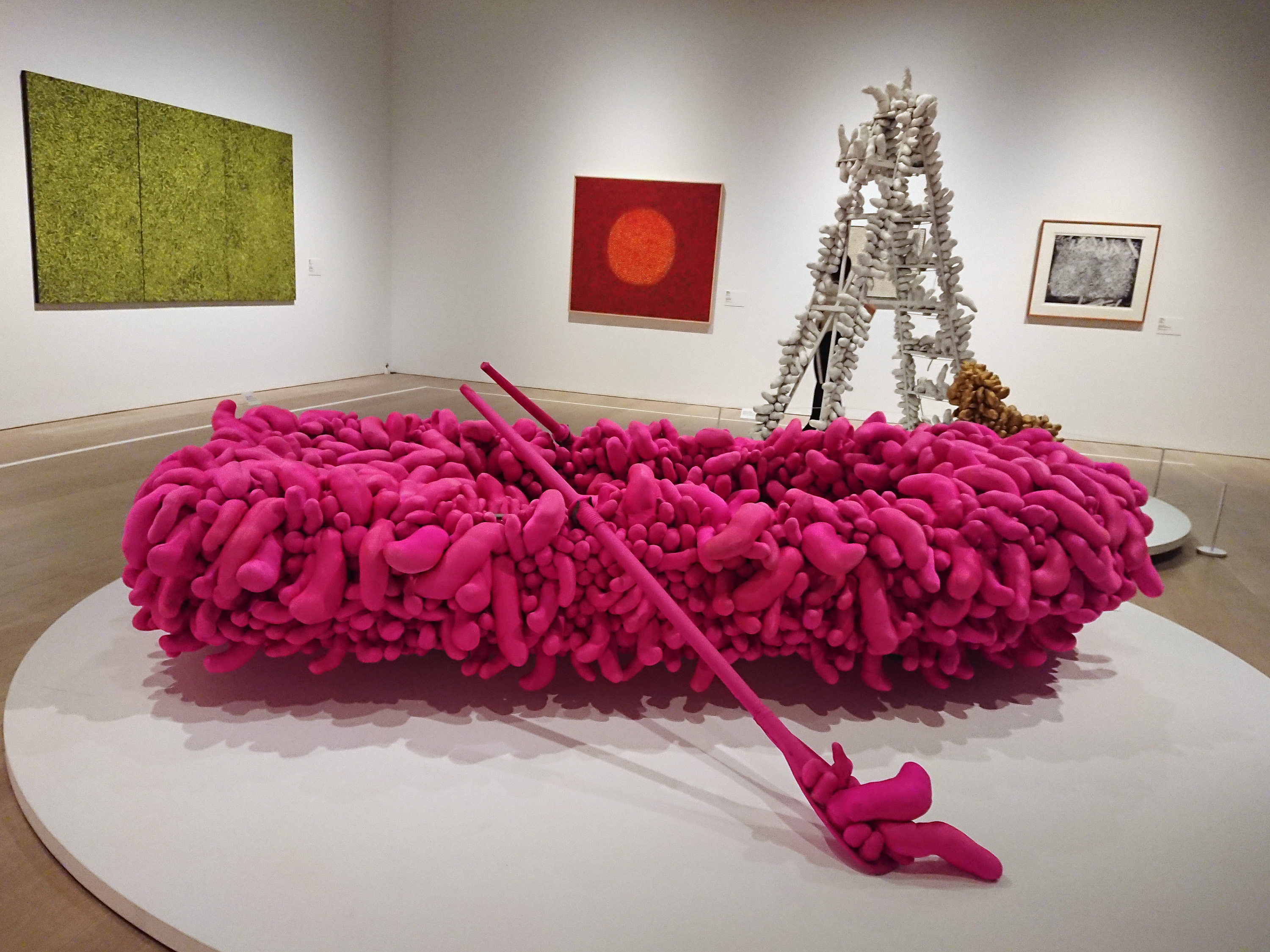 ピンクボート｜草間彌生のソフト・スカルプチュア｜STARS展＠森美術館