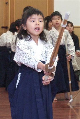 A La Maman ママンの日記 里々花年長 剣道発表会