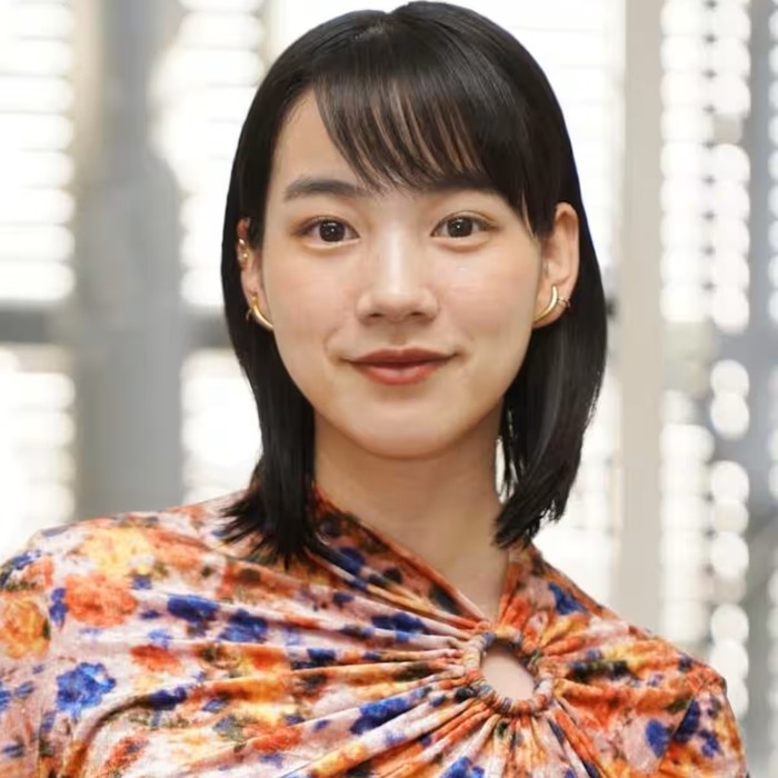 【画像】能年玲奈ことのん(33)さん、Hな横乳を大公開してしまう