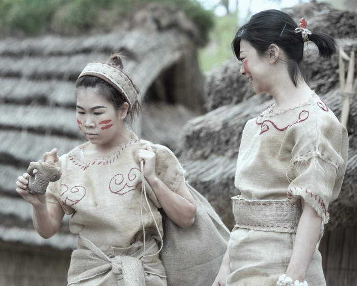 【画像】縄文時代の陽キャ女子さん、水着姿がえちえちだったｗｗｗｗｗｗｗ