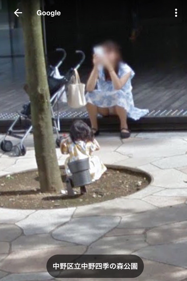 グーグル　ストリートビュー　エロ 画像】グーグルストリートビューでパンチラに気ずき近くで見ようと接近する陰が映り込む : 女子アナお宝画像速報－5chまとめ