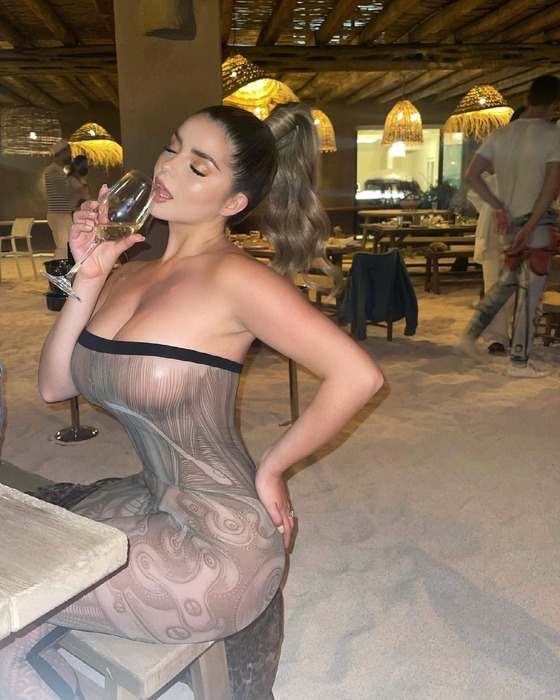 ケツがデカい白人女性