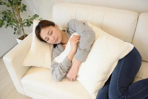 【画像】飲み会で終電逃したこの女子が泊まりに来たらどうする？wwwwwww