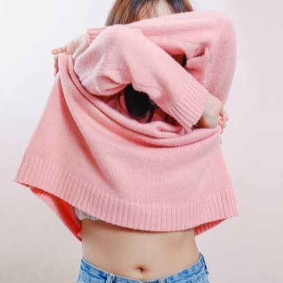 【画像】女子の服の下から撮影したらノーブラだった光景がコチラｗｗｗｗｗ