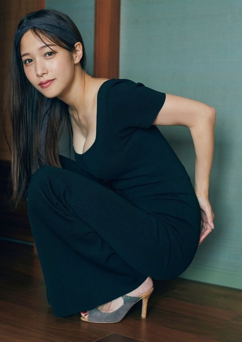 鷲見玲奈アナの乳