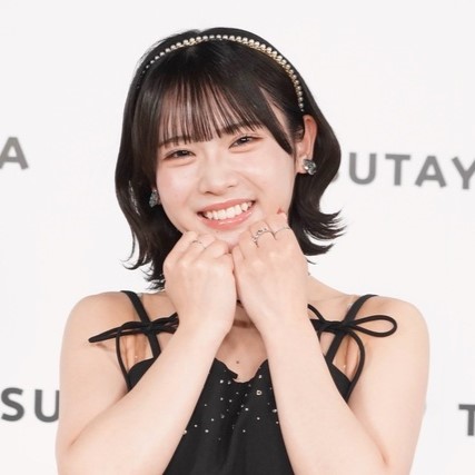 【画像】人気No.1現役アイドルさん、脱がされまくるwwwww