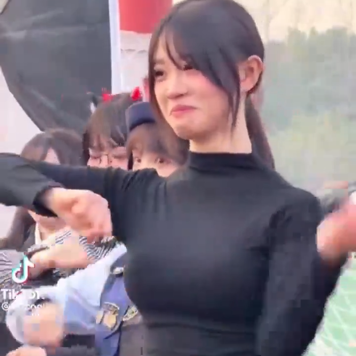 【動画】シャイだった巨乳ダンサーさん、一皮むけてしまうwwwwwww