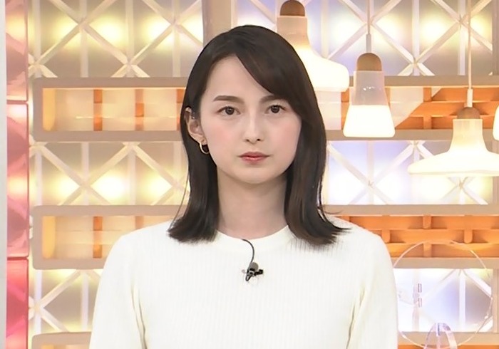 山本恵里伽アナの胸