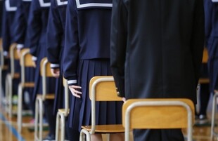 女子中学生の悩み (1)