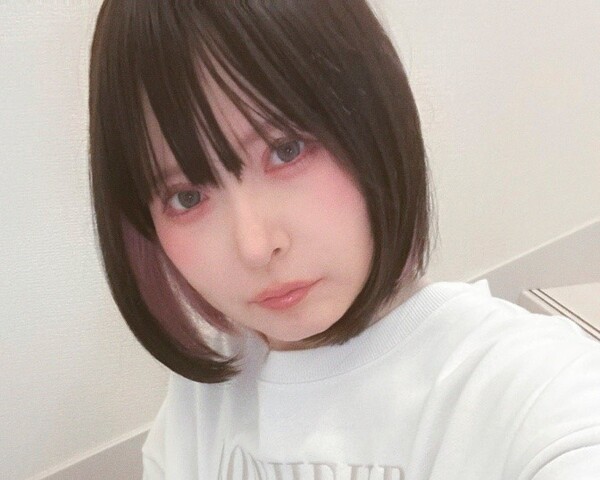 【画像】公開オ〇ニー女性漫画家さん、突然の謝罪ｗｗｗｗｗｗ