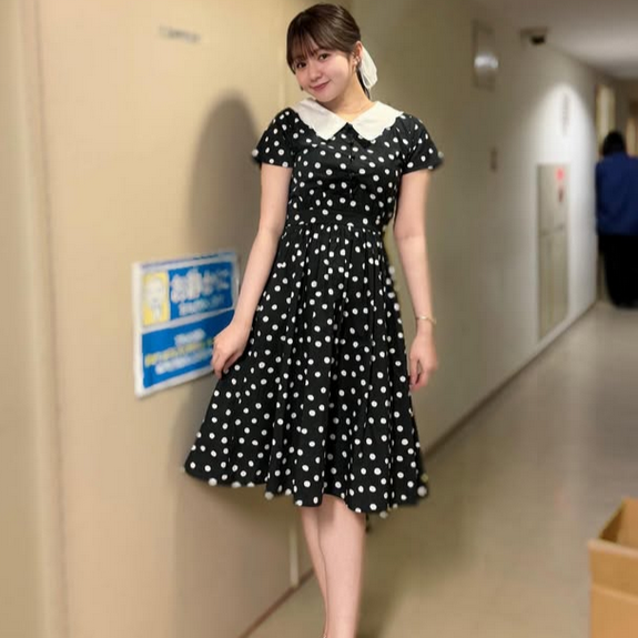 【画像】冨田有紀アナ、お○ぱいを鉄壁ガードしてしまうwwwww