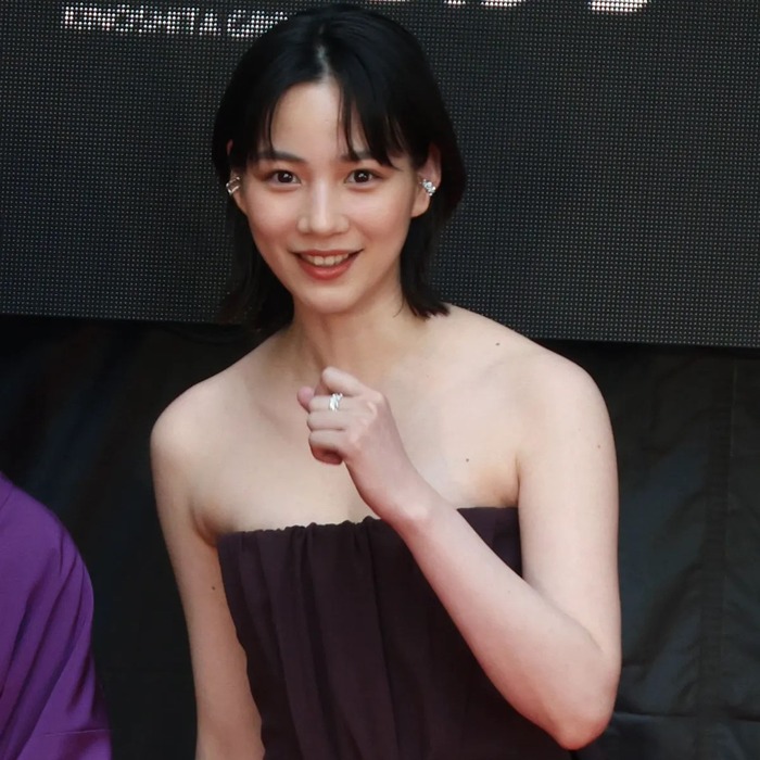【画像】FLASHに激写された能年玲奈さん、お○ぱいがデカかったｗｗｗｗｗｗ