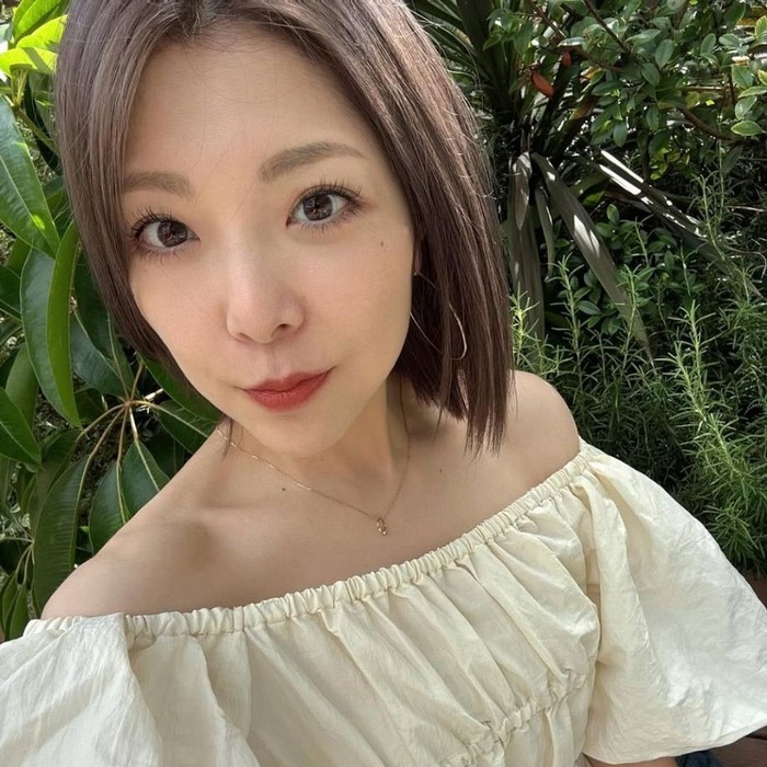 【画像】モー娘元メンバー(38)さん、極秘婚と離婚をFLASH砲されてしまうｗｗｗｗｗｗｗ