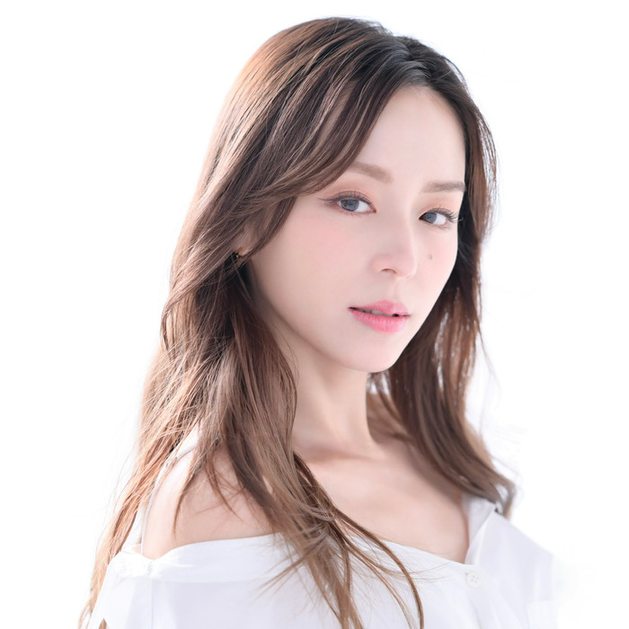 【画像】平野綾(38)さん、着衣姿なのに色気があふれ出てしまうｗｗｗｗｗｗｗ