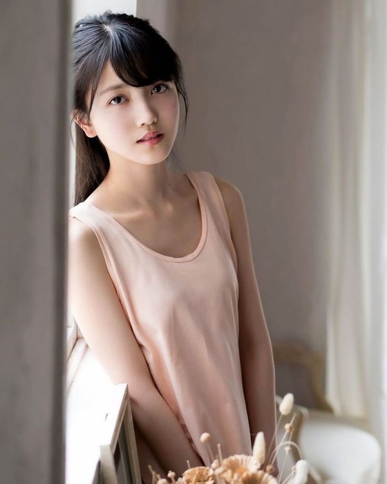 久保史緒里のおっぱい