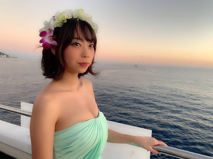 青山ひかるの胸とケツ