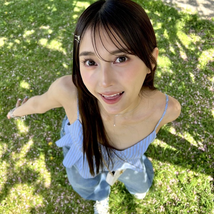 【画像】ほぼ下着状態をインスタに掲載した元アイドルさんが話題になってしまうwwwwwww