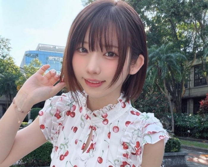 【画像】コスプレイヤーのえなこさん、∧∨みたいなスケベ水着を着てしまうwwwww