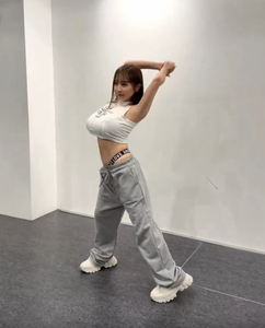 【動画】 ダンス教室の先生(20)、とんでもない乳を見せつける