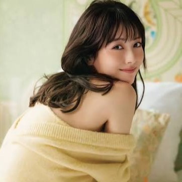 【画像】浜辺美波さん、あまりの規格外ボディにスタッフを困惑させてしまうｗｗｗｗｗｗｗ
