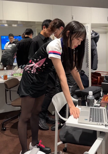 【動画】岡田紗佳(31)の立ちバックwwwwwwww