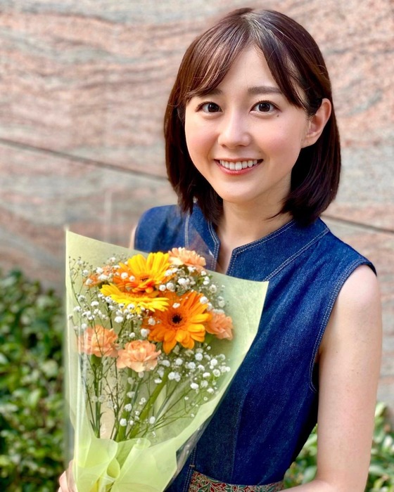 若林有子アナのニットおっぱい