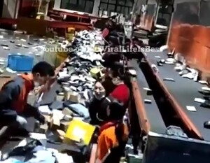 中国の宅急便の仕分け