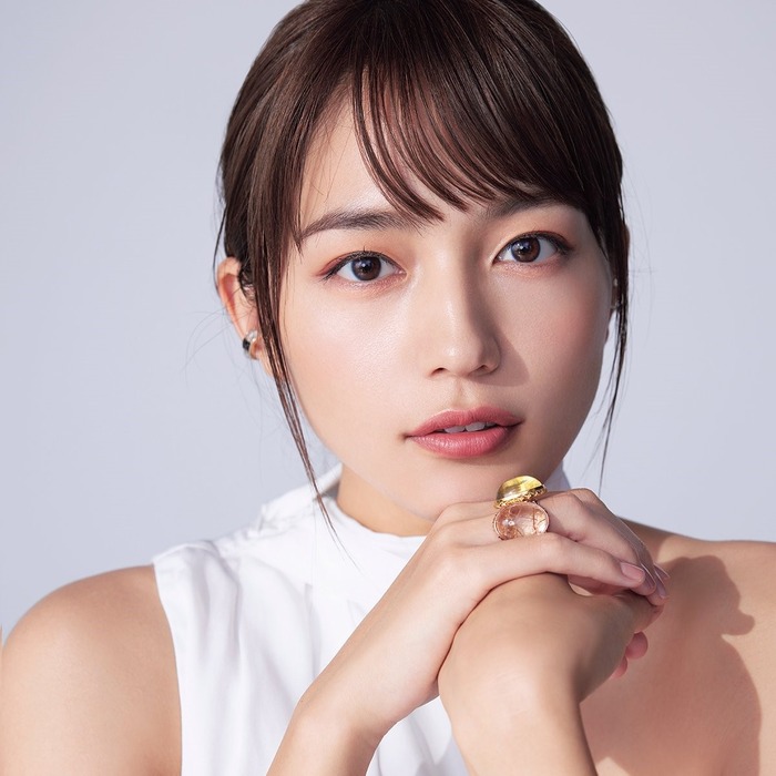 【画像】川口春奈さん、お○ぱいが期待を裏切ってしまうwwwww