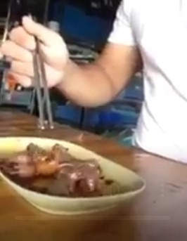 ネズミを食う中国人