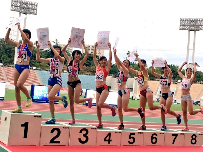 【画像】女子陸上部の表彰式、なぜか性的に見られてしまうｗｗｗｗｗｗ