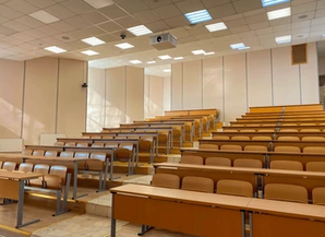 【画像】この時期の大学で観れる景色、ドスケベ過ぎる