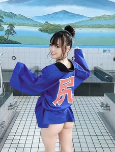 【画像】アイドル界でケツ肉の争い勃発wwwのアイキャッチ画像