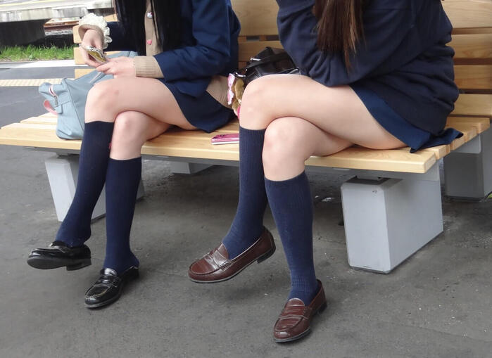 女子高生の脚 (1)