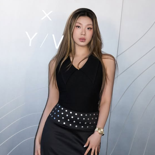【画像】韓国の女性振付師さん、セ○クス特化された体型すぎるｗｗｗｗｗｗｗ