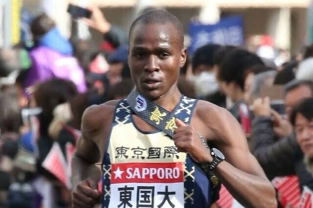 画像 箱根駅伝 14人抜きで新記録のタイムも出すバケモノランナーが現れるｗｗｗｗｗｗ 女子アナお宝画像速報 5chまとめ