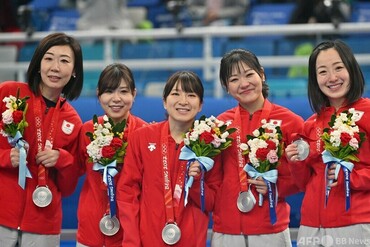 カーリング日本代表の銀メダル