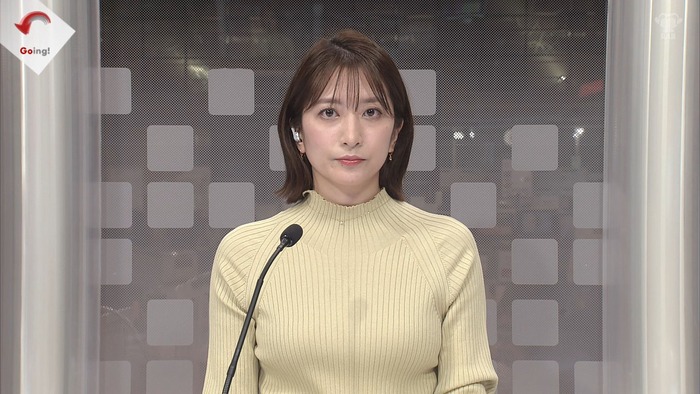 笹崎里菜アナのニットおっぱい