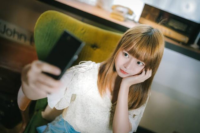 【画像】学校ズル休み女子さん、自撮りでうっかりハミ出てしまうｗｗｗｗｗｗｗ