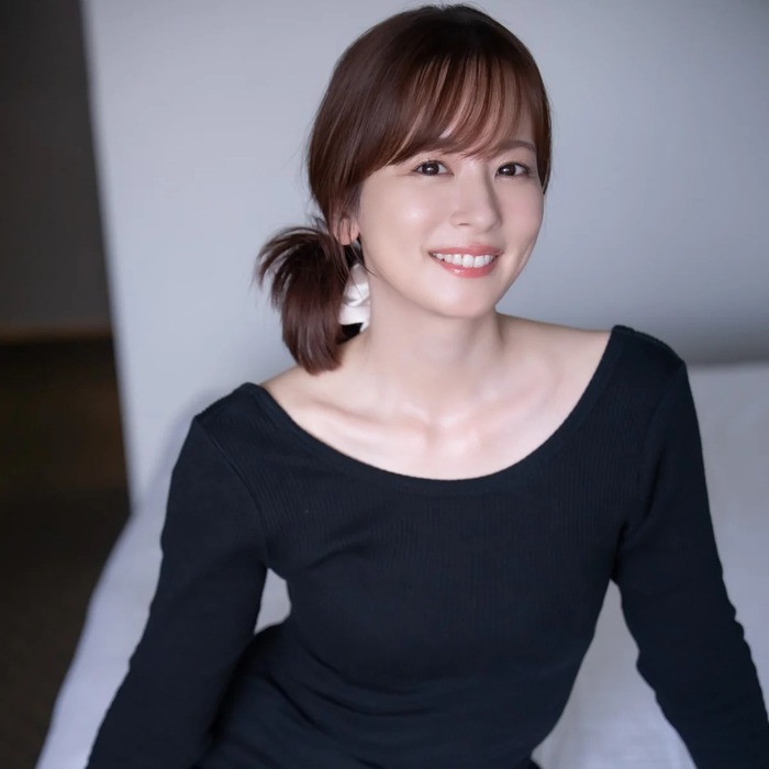 【画像】皆藤愛子(42)さんのミニスカ姿、まだまだ抱けるｗｗｗｗｗｗｗｗ