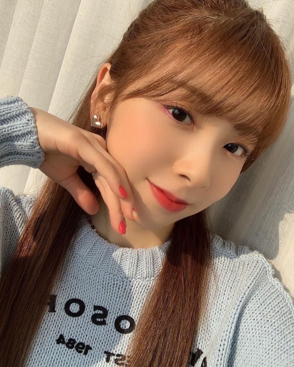 NIziuおまんこ 朗報】NiziUのマユカ(18) のエッチなおっぱい : 女子アナお宝画像速報－5chまとめ