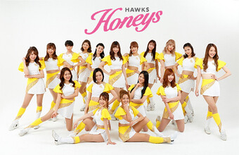 ソフトバンクのチアリーダー