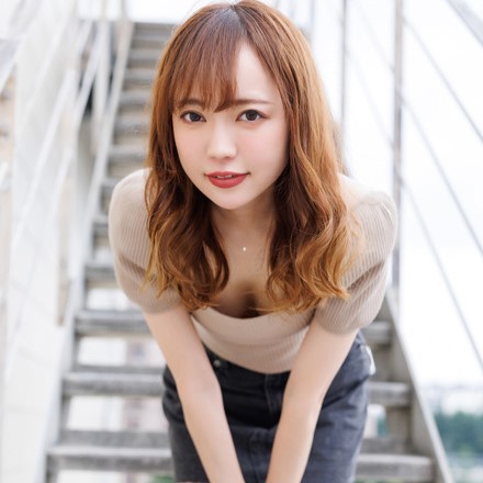 【画像】グラビアアイドル(36)さん、日本一エ□いカップラーメンの食べ方を披露するwwwww