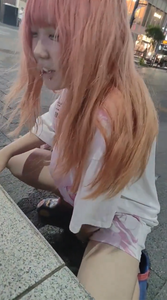 【動画】 トー横女さん、おしっこ後にお股を拭かないｗｗｗｗｗ