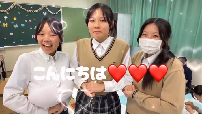 【動画】制服女子さん、印象的な乳房でバズらせにきてしまうｗｗｗｗｗｗｗ