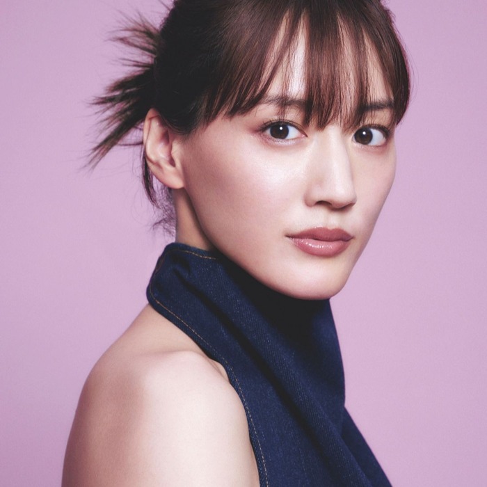 【画像】綾瀬はるか(41)さん、こんなセクシーボディなのに未婚という事実wwwwww