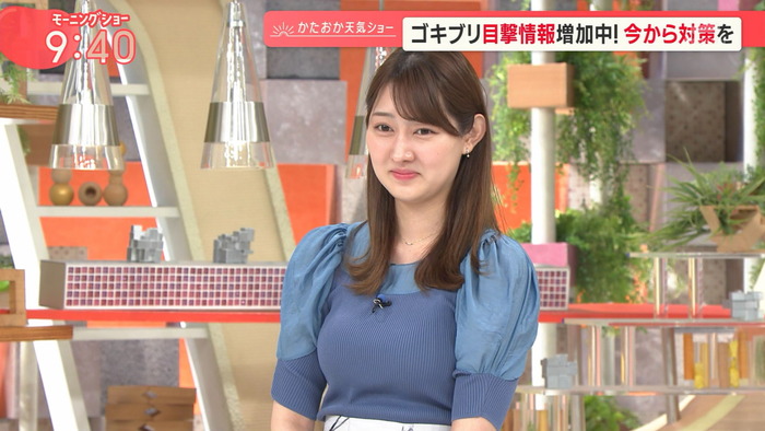 森山みなみアナのニット胸